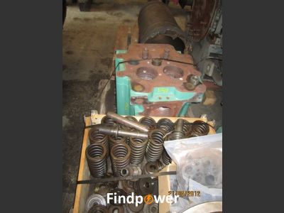 FOR SALE DEUTZ 540 CYLINDER HEAD & LINER